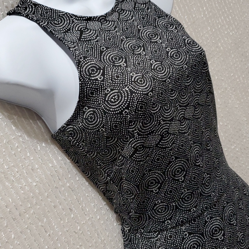 ❤H&M black and white A-line knit dress